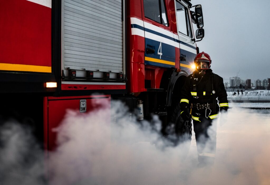 Pożarnicy na stacji Poznań Główny po fałszywym alarmie przeciwpożarowym