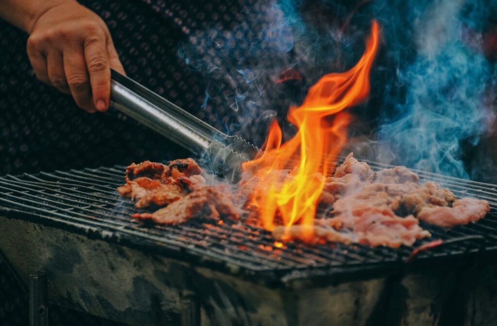 Szerokie możliwości grillowania i palenia ognisk w otwartych przestrzeniach Poznania