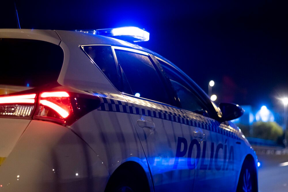 Wandal z Poznania zniszczył 18 samochodów w jedną noc – zatrzymany przez policję