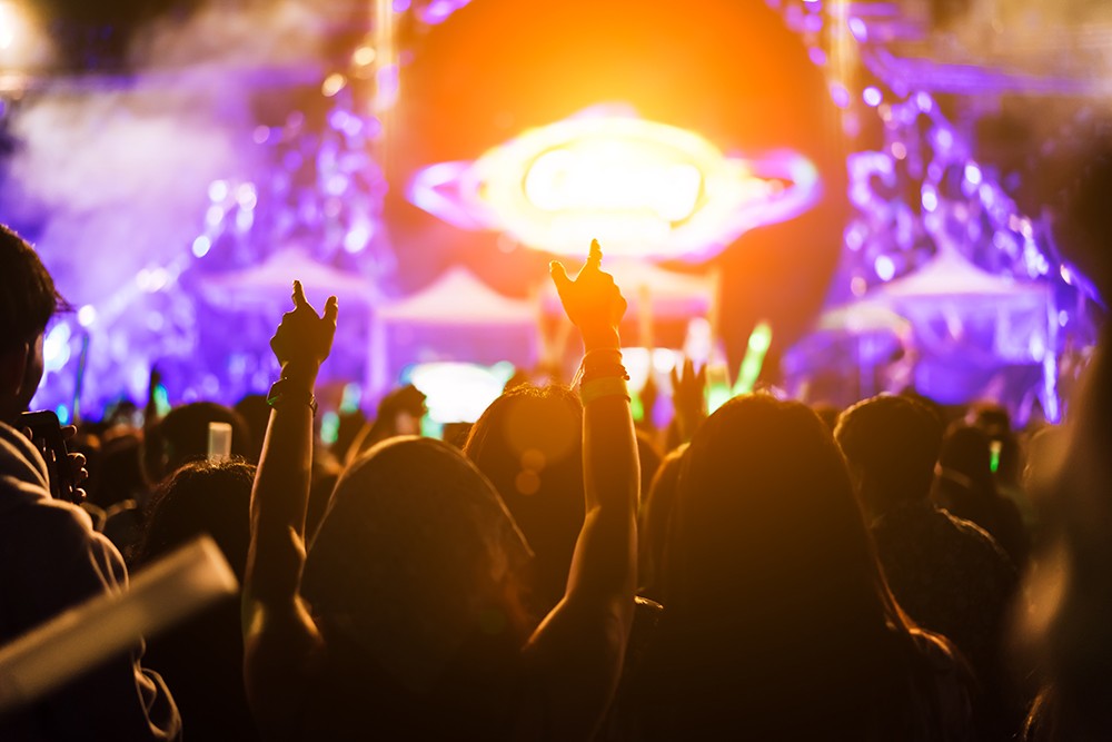 Folkowe rytmy spotykają elektroniczny house – darmowy koncert Lunarii w Buku!