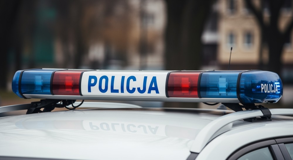 Dramatyczna akcja w lesie: Policja ratuje kobietę przetrzymywaną przez ojca i syna