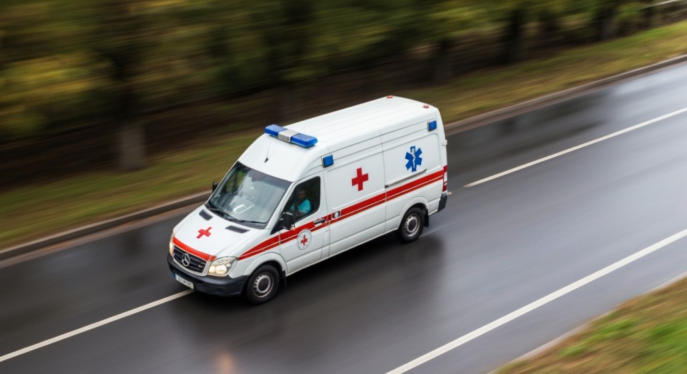 Zimowa misja straży miejskiej: ratunek dla bezdomnych i kontrola odśnieżania